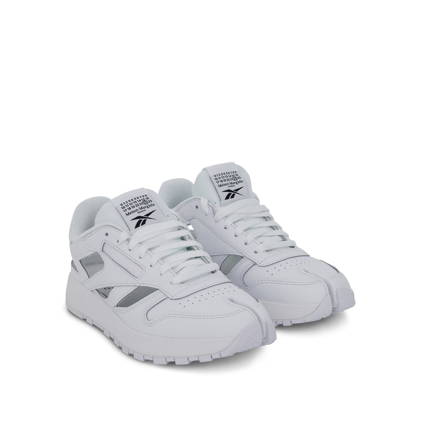 Maison Margiela x Reebok Tabi Gladiator Low Sneaker in White