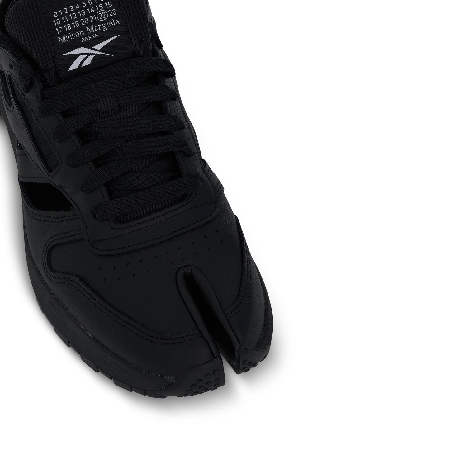 Maison Margiela x Reebok Tabi Gladiator Low Sneaker in Black