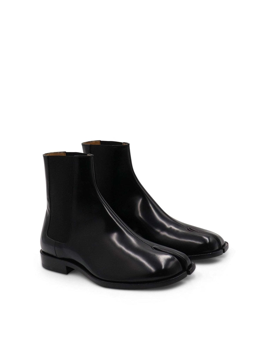Tabi Toe Ankle Boots in Black Front View | MAISON MARGIELA
