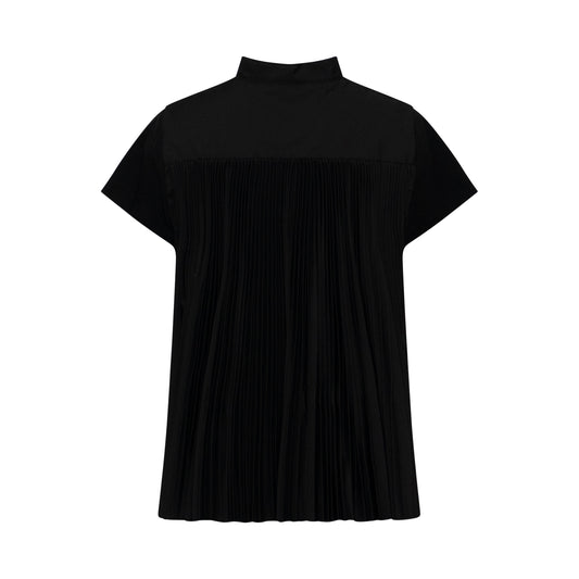 Classic Pleated Back T-Shirt in Black