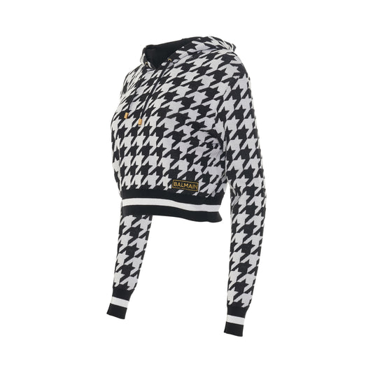 Houndstooth Jacquard Knit Cropped Hoodie in White/Black